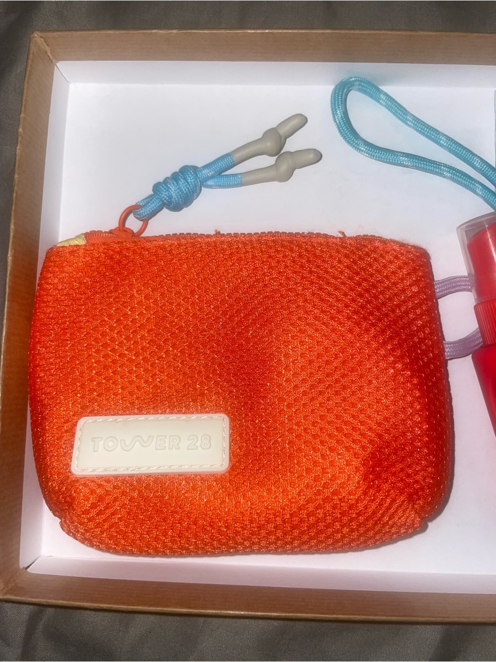 Towel 28 The Mini Pouch skincare set - Picture 4 of 8